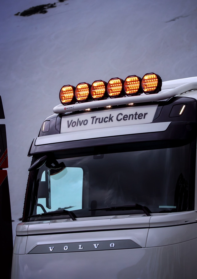 LAZER SENTINEL 9" ELITE+ PL2 fjernlys med hvitt og gult lys, og parklys 