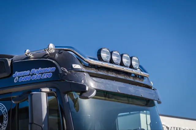 RST Basic V18 takbøyle m/6 9"-fester f/Mercedes-Benz Actros 2,5m BigSpace 