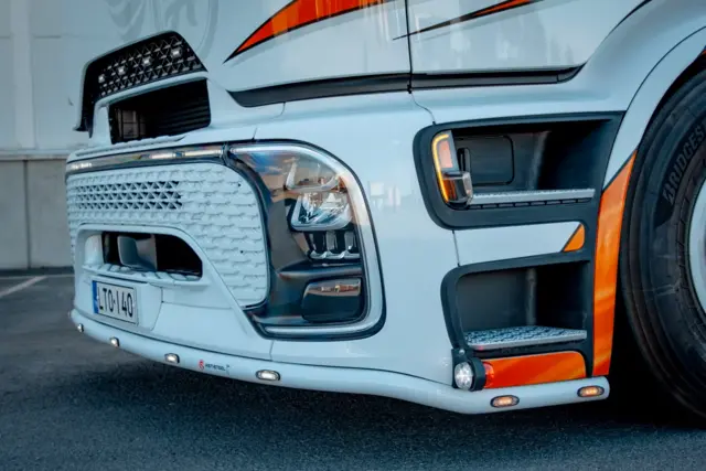 RST Lowline V15 spoilerbøyle f/Mercedes-Benz Actros ProCabin 