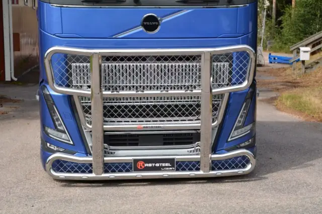 RST Freeway V37 frontbøyle m/6 9"-fester f/Volvo FH 21-> med lav fanger 