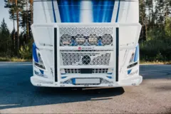 RST Freeway V57 frontbøyle m/6 9"-fester f/Volvo FH Aero