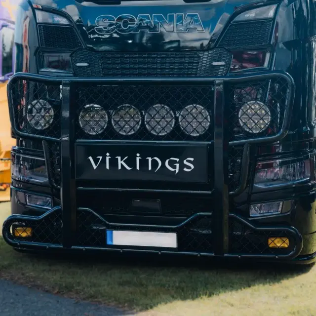 RST Freeway V68 frontbøyle m/6 9"-fester f/Scania NextGen R/S med lav/med. fanger 