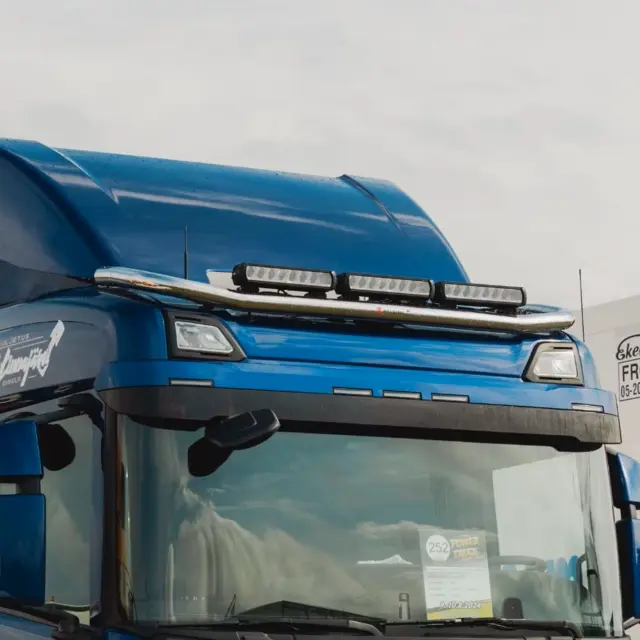 RST Basic V30 takbøyle m/6 9"-fester f/Scania NextGen Normal Cab 