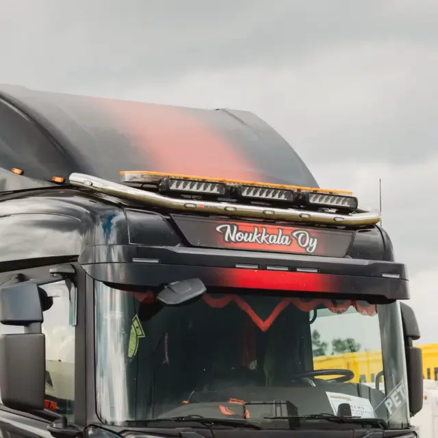 RST Basic V30 takbøyle m/6 9"-fester f/Scania NextGen Normal Cab 