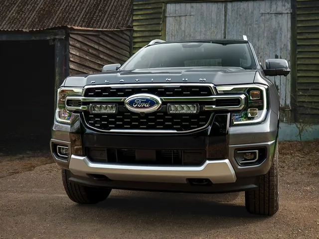 LAZER Ford Ranger Platinum 2023-> Grillkit med LAZER TR750 Elite G2 
