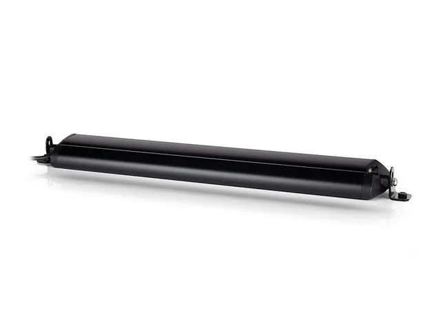 Fjernlyspakke med LAZER Linear18 Elite+, brakett og ledningsnett 