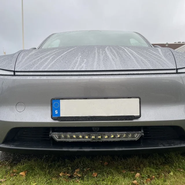 Fjernlyspakke med OZZ XB1 P20" for Tesla Model Y (Juniper) 2025-> 