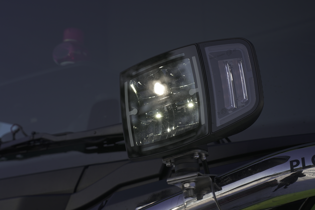 OZZ XH1 brøytelys H/V 150x150/215mm 4 LED, nærlys og fjernlys m/varme 