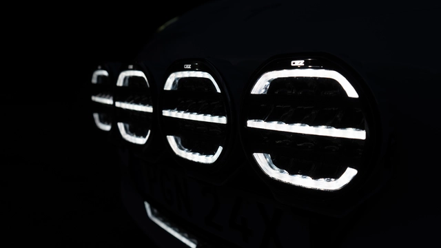OZZ XR2 P7" fjernlys Hvit 16 LED, m/parklys, 7200 lumen 