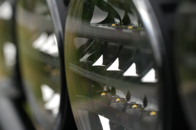 OZZ XR2 P9" fjernlys Sort 16 LED, m/parklys, 15000 lumen 