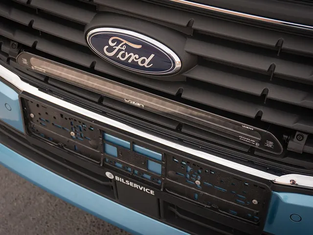 LAZER Ford Transit Connect 2023-> Grillkit med Linear18 Elite 