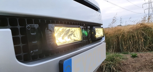 LAZER Grill-braketter f/ Land Rover Defender 20-> (til TR750) 