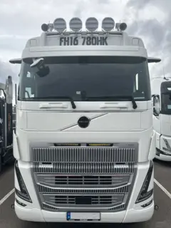 Fjernlyspakke med OZZ XB1 15" for Volvo FH og FH16 2021->