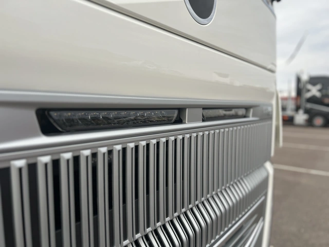 Fjernlyspakke med OZZ XB1 15" for Volvo FH og FH16 2021-> 