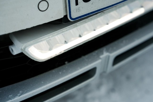 OZZ XB1 P27" fjernlys LED-bar Hvit m/parklys 