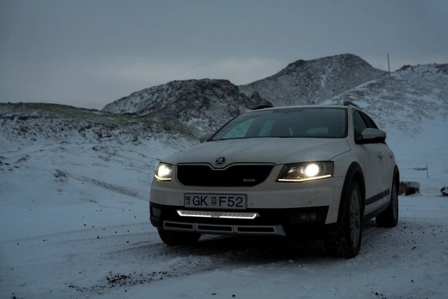 OZZ XB1 P27" fjernlys LED-bar Hvit m/parklys 