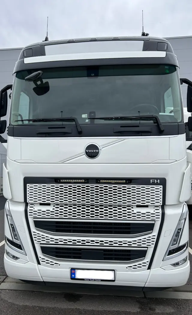 Fjernlyspakke med LAZER LINEAR12 P Elite 382mm, for Volvo FH og FH16 2021-> 