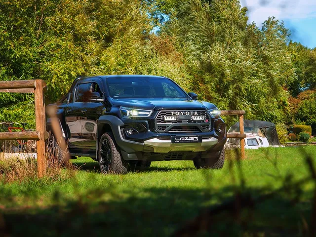 LAZER Toyota Hilux GR Sport 2024-> Grillkit 