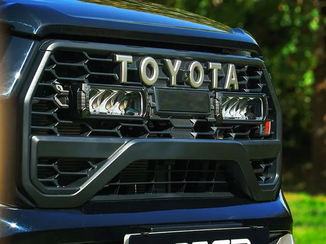 LAZER Toyota Hilux GR Sport 2024-> Grillkit 
