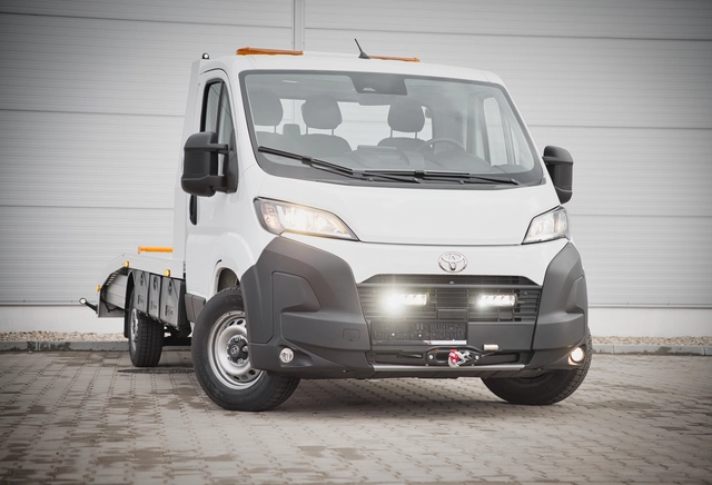 LAZER Toyota Proace Max 2023-> Grillkit med 2 stk. TR750 Elite 