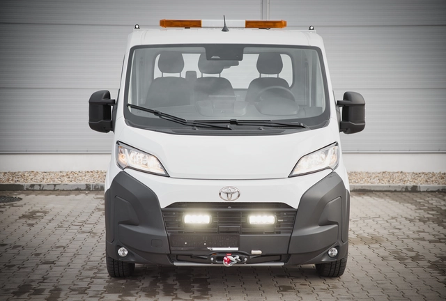 LAZER Toyota Proace Max 2023-> Grillkit med 2 stk. TR750 Elite 