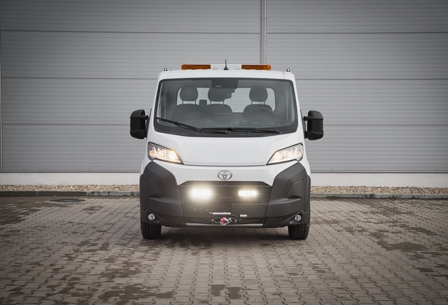 LAZER Toyota Proace Max 2023-> Grillkit med 2 stk. TR750 Elite 