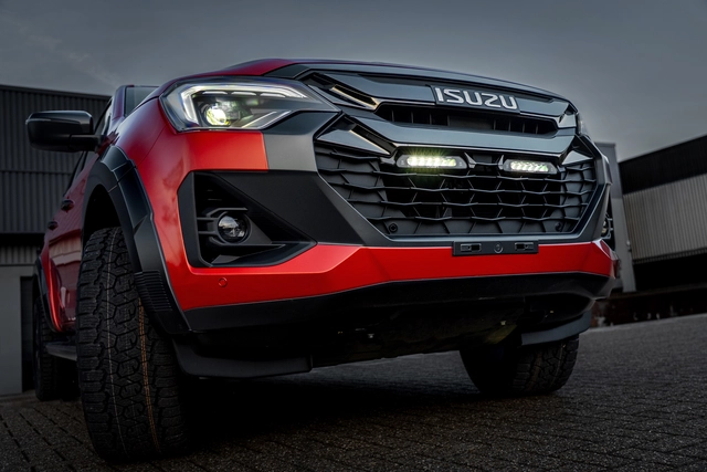 LAZER Isuzu D-MAX 2025-> Grillkit med 2 stk. Linear-6 Elite 