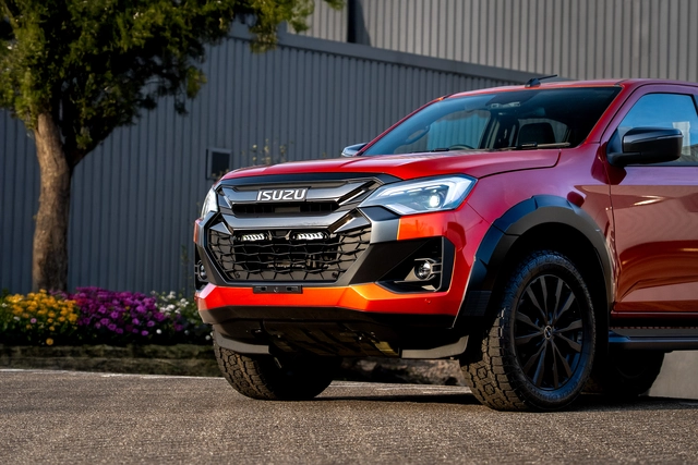 LAZER Isuzu D-MAX 2025-> Grillkit med 2 stk. Linear-6 Elite 