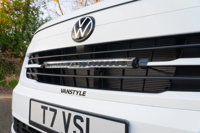 LAZER VW Transporter T7 2025-> Grillkit med Glide Elite 52cm m/parklys 