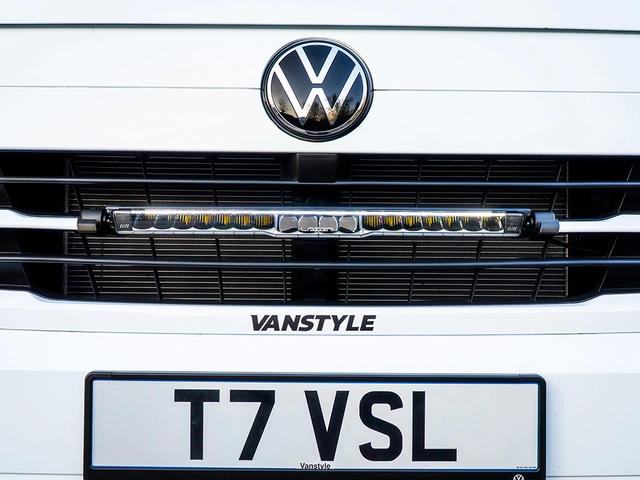 LAZER VW Transporter T7 2025-> Grillkit med Linear18 Elite+ 52cm 