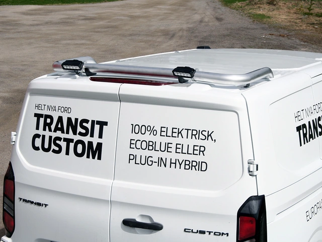 QPAX T-Rack bakre takbøyle Ford Transit Custom 24- SØLV 