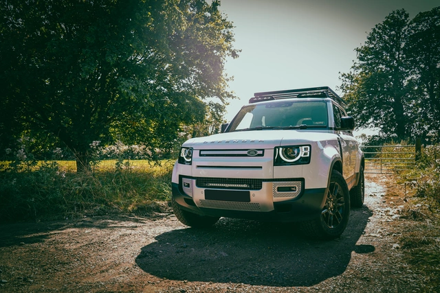 LAZER Grill-braketter f/ Land Rover Defender 20-> (t/Linear18) 