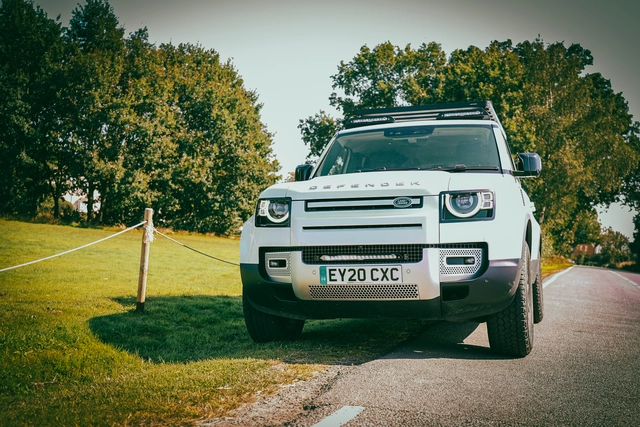 LAZER Grill-braketter f/ Land Rover Defender 20-> (t/Linear18) 