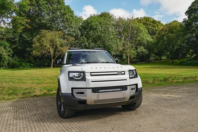 LAZER Grill-braketter f/ Land Rover Defender 20-> (t/Linear18) 