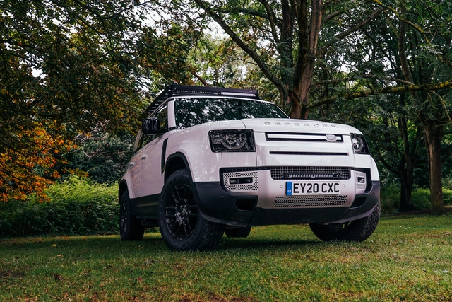 LAZER Grill-braketter f/ Land Rover Defender 20-> (t/Linear18) 