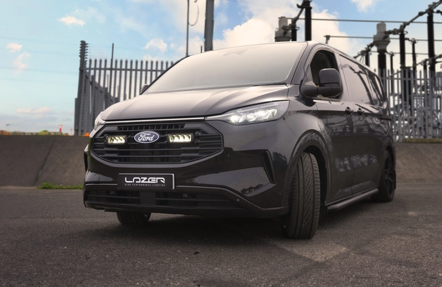 LAZER Ford Transit Custom 2024-> Grillkit med LAZER TR750P Gen2 